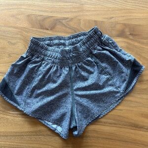 Lululemon Hotty Hot 2.5 size 2